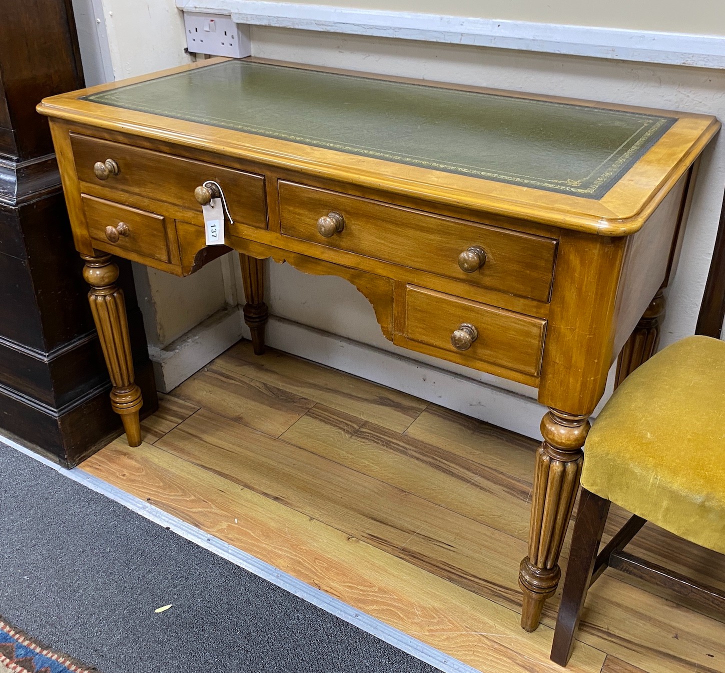 A Victorian satin birch kneehole writing table, width 103cm, depth 52cm, height 75cm